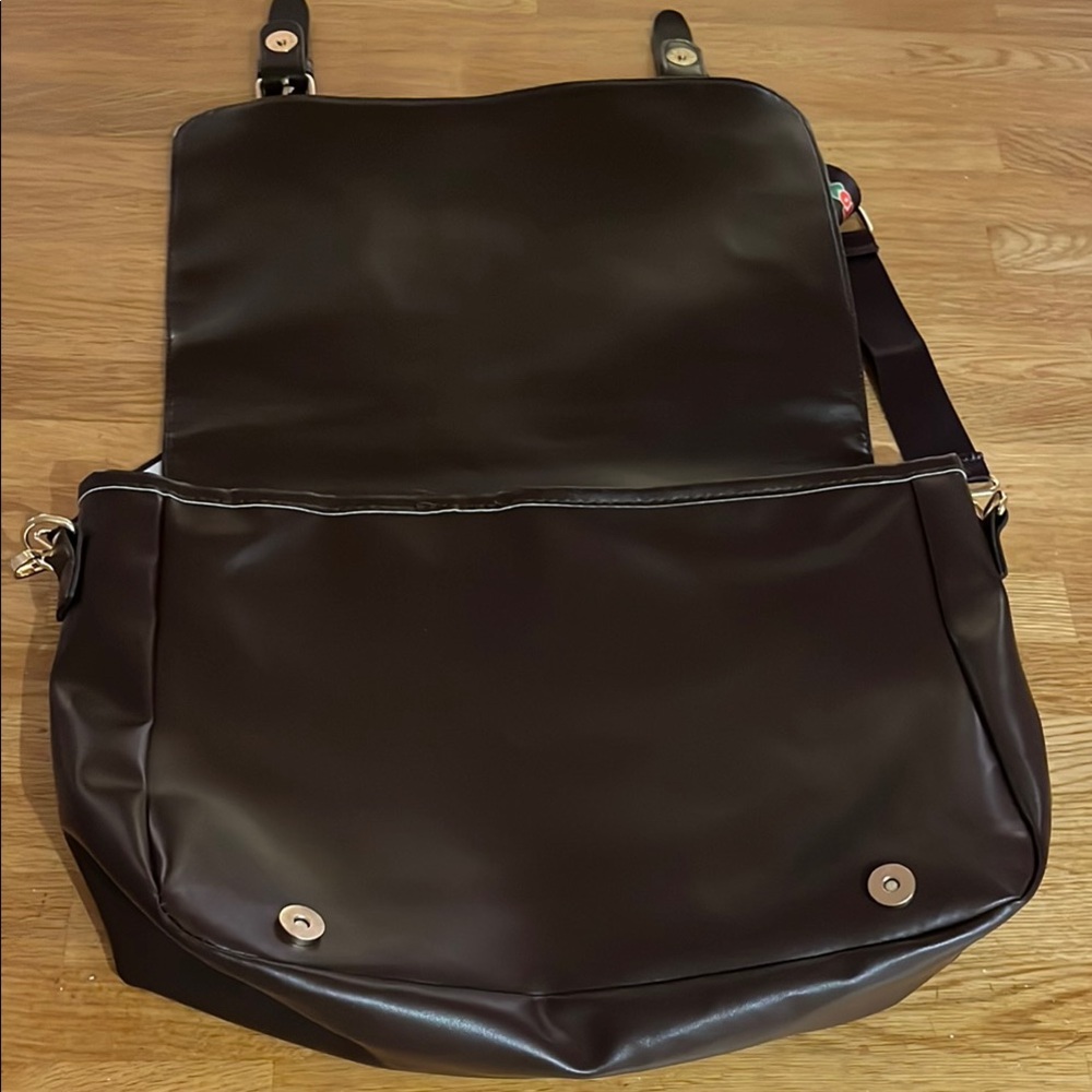 Messenger Bag - Picture 4 of 6